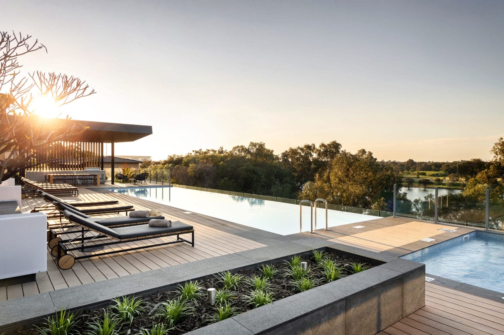 C Grigio Pavari Hillam Vantage DMax Pool 03