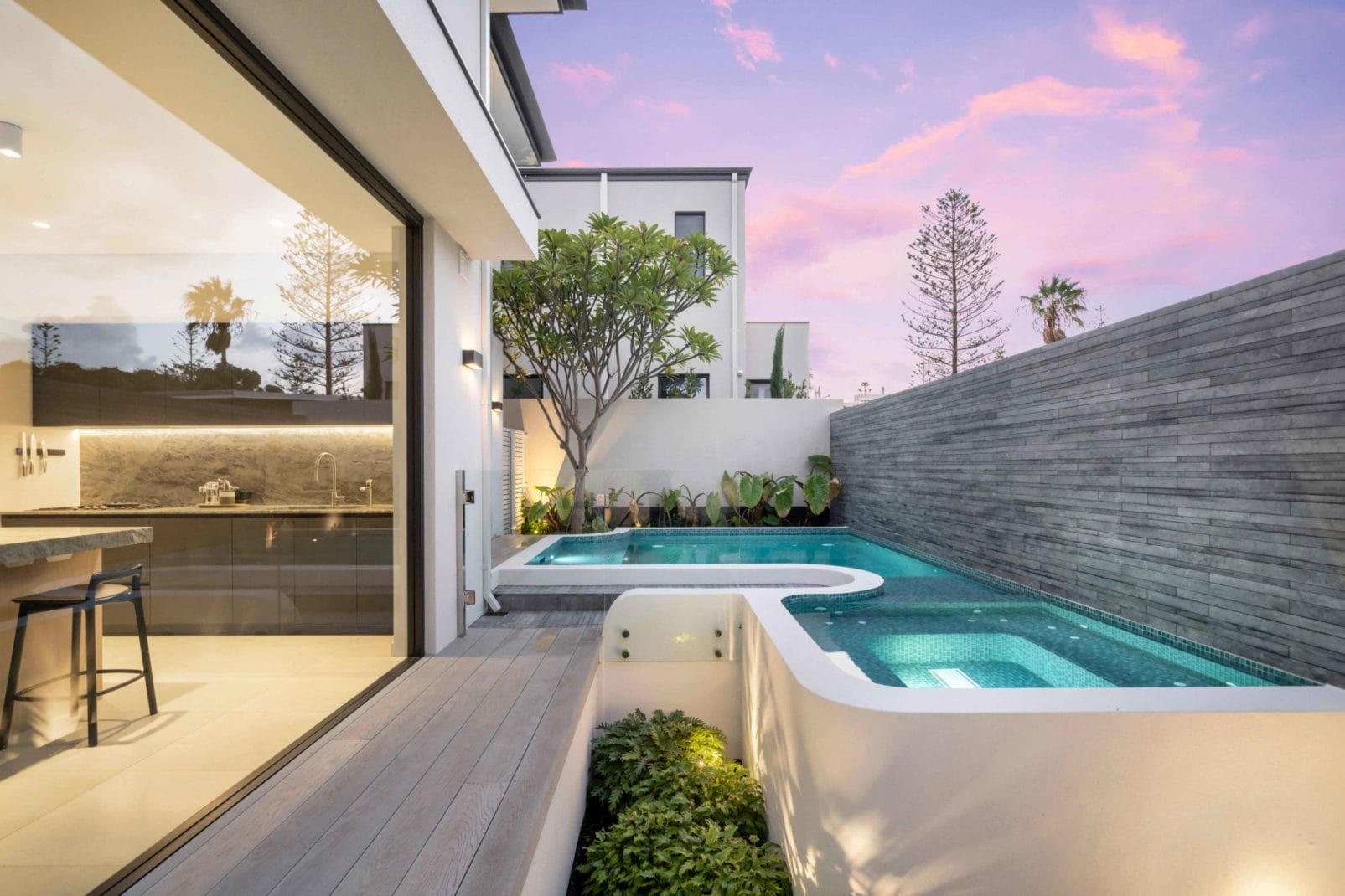 Gabriel Grey Distinctive Homes Elizabeth Parker Design Finesspropertyphotograph 1 low scaled