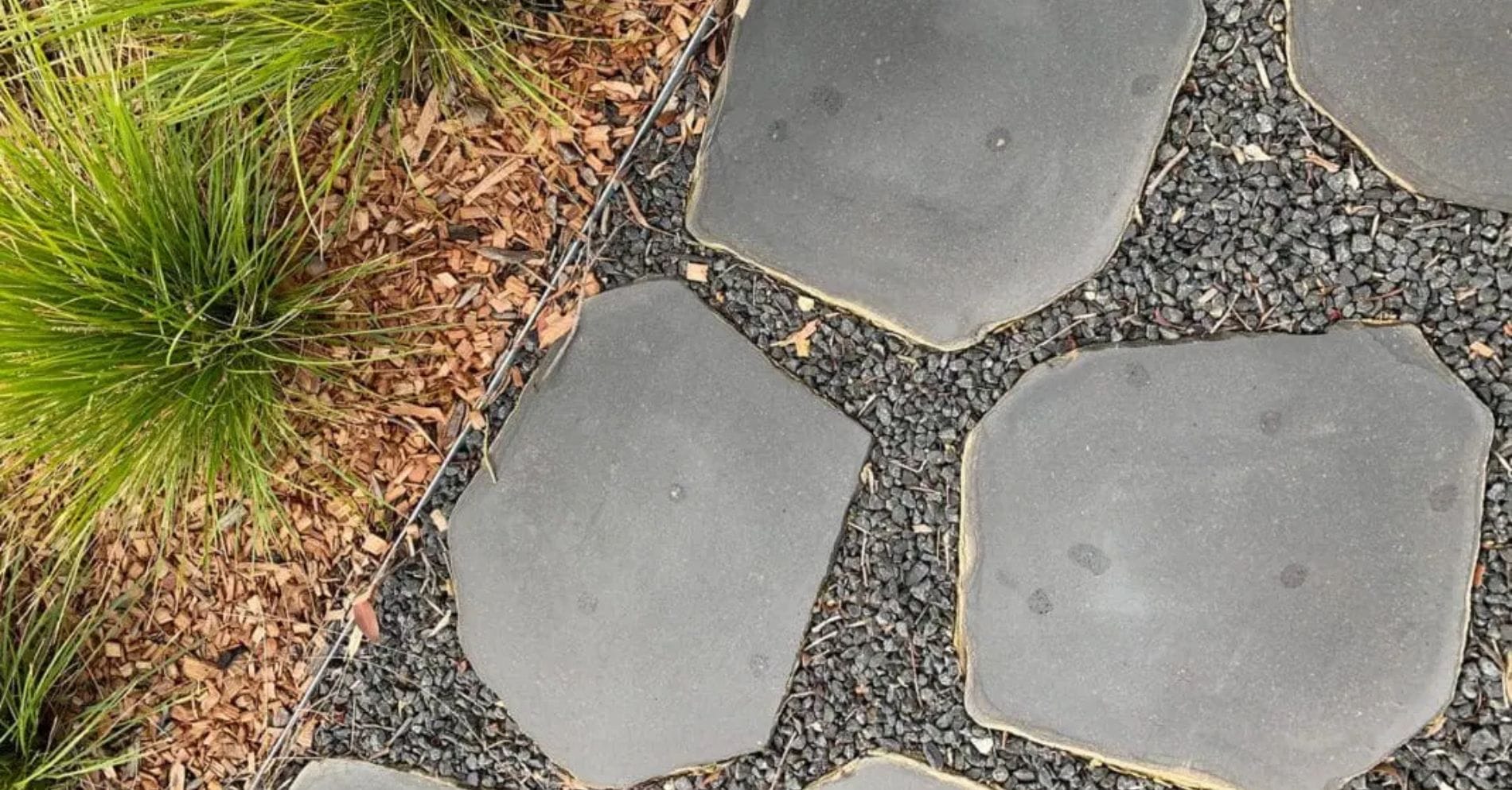Untitled design 2025 01 08T115504.933 stepping stones - Walkway with grass